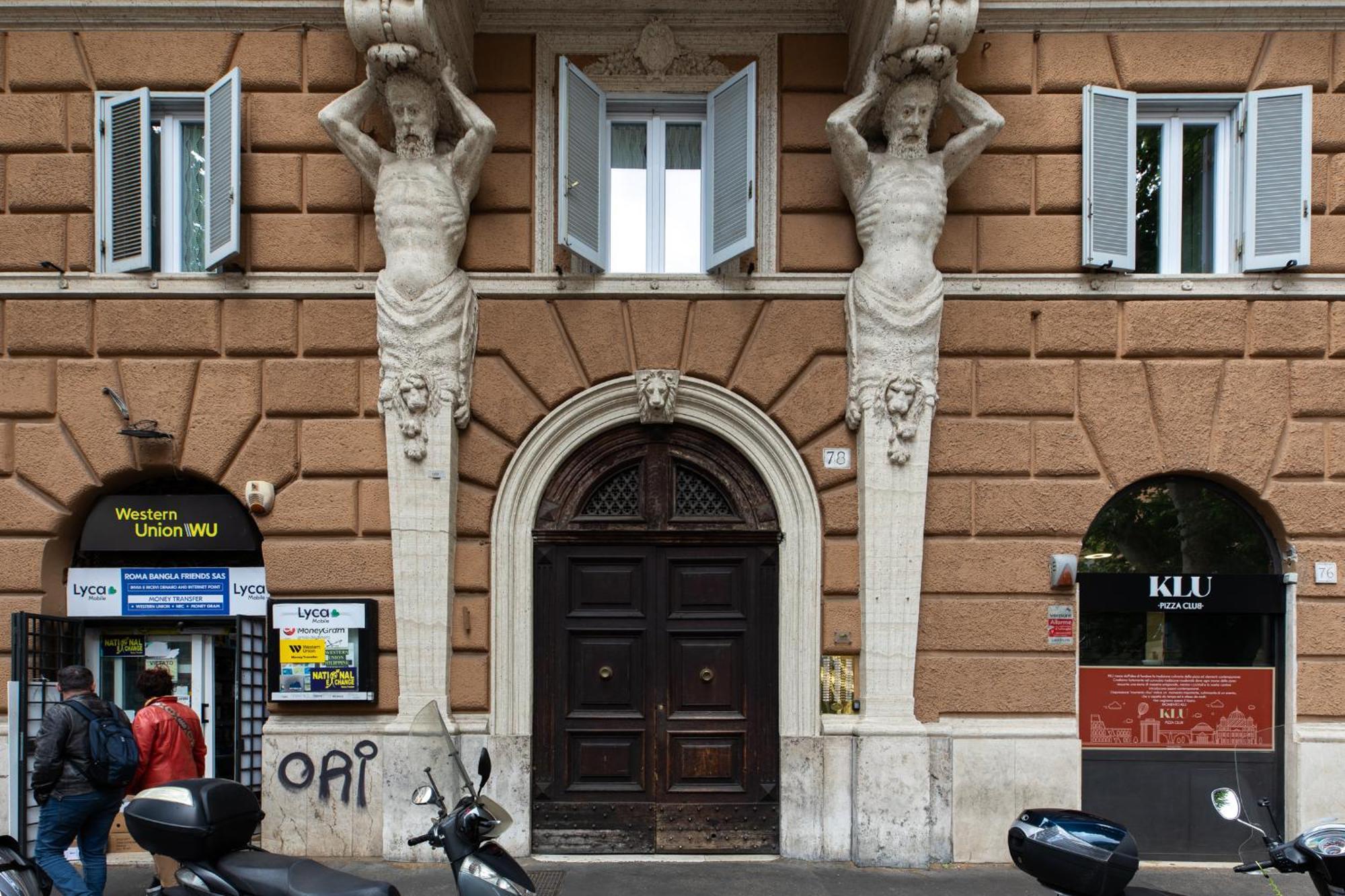 Iflat Vatican 2 Bedroom Design Apartment, Rome